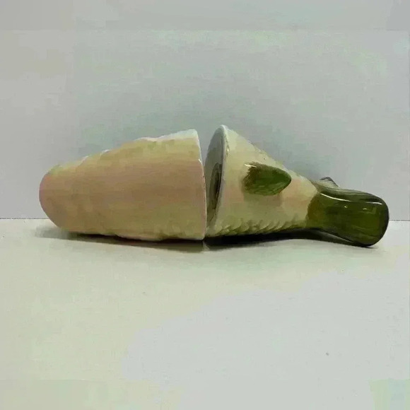 Ceramic Fish Salt And Pepper Shaker - Picture 3 of 3